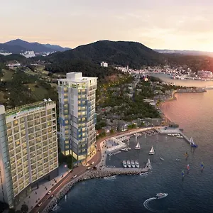 Louis Hamilton Ocean Terrace Busan