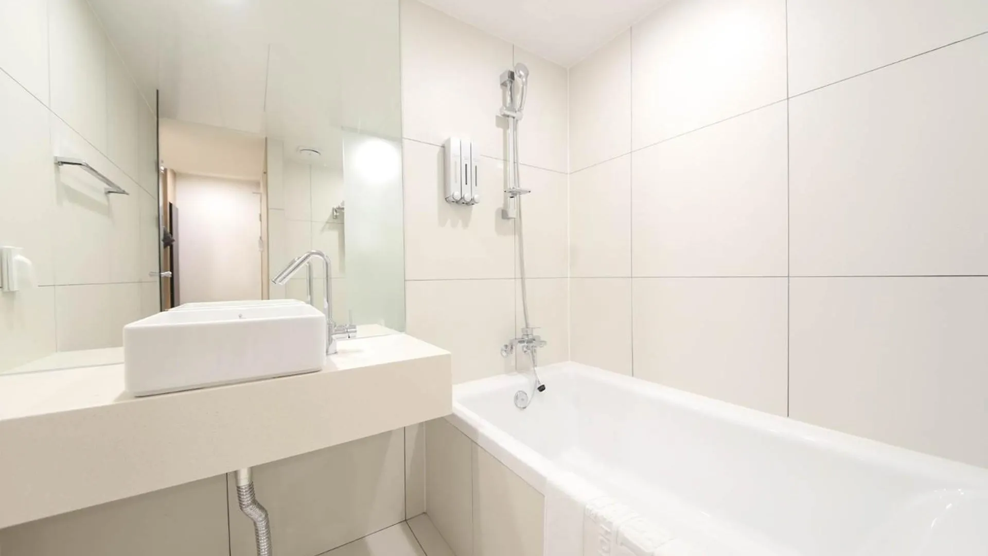 Busan H-Avenue Hotel Seomyeon Station