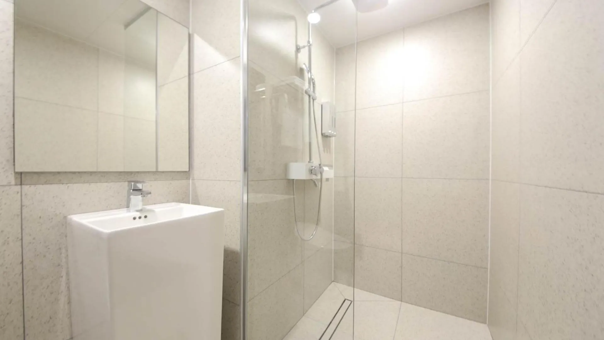 Busan H-Avenue Hotel Seomyeon Station