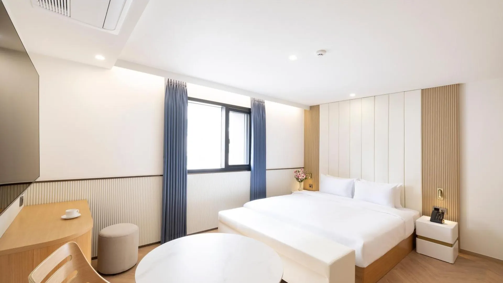 Busan H-Avenue Hotel Seomyeon Station